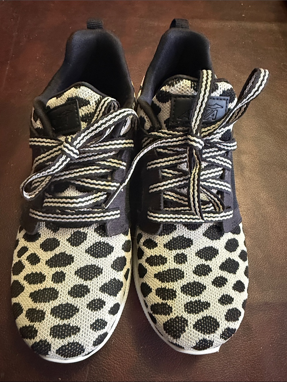 Avia  & White Animal Print  size 6